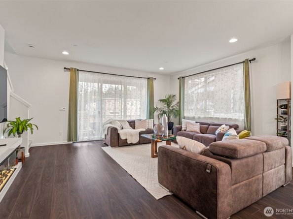 3915 198th Street SE F4, Bothell WA 98012