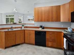 22751 SE 12th Lane, Sammamish WA 98075