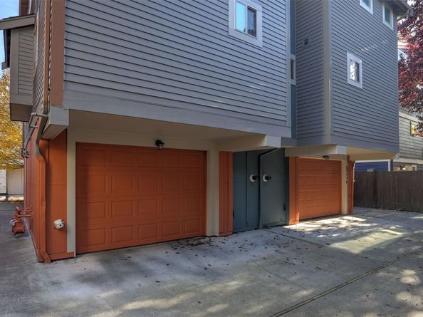 2342 44th Avenue SW A, Seattle WA 98116