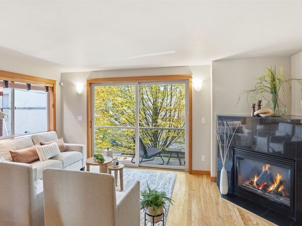 2342 44th Avenue SW A, Seattle WA 98116