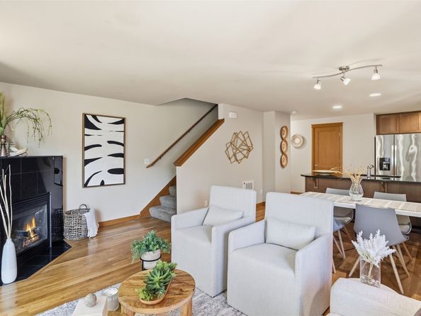 2342 44th Avenue SW A, Seattle WA 98116