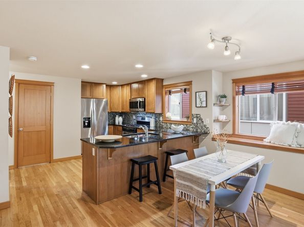 2342 44th Avenue SW A, Seattle WA 98116