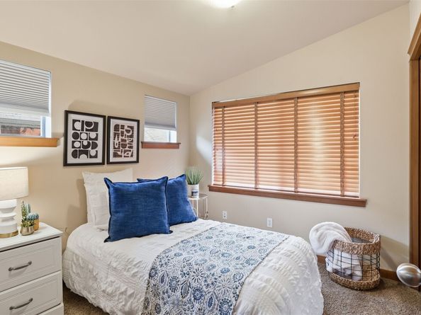 2342 44th Avenue SW A, Seattle WA 98116