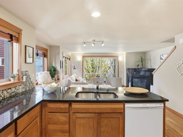 2342 44th Avenue SW A, Seattle WA 98116