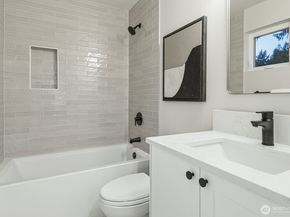 11217 NE 95th Street B, Kirkland WA 98033