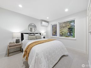 11217 NE 95th Street B, Kirkland WA 98033