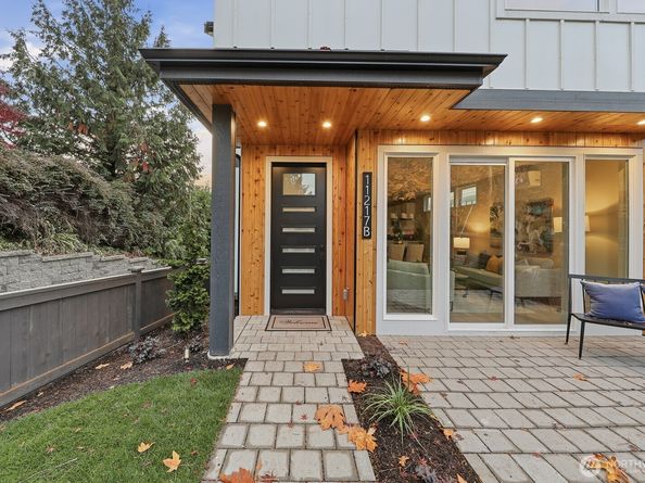 11217 NE 95th Street B, Kirkland WA 98033