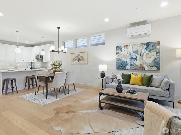 11217 NE 95th Street B, Kirkland WA 98033