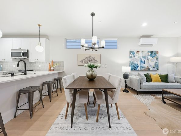 11217 NE 95th Street B, Kirkland WA 98033