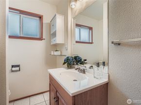 8435 46th ave S, Seattle WA 98118