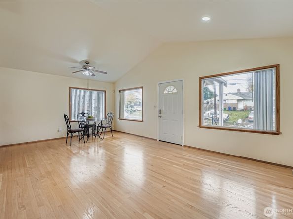 8435 46th ave S, Seattle WA 98118