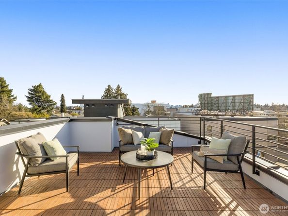 1014 B NE 70th Street, Seattle WA 98115