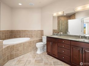 11004 NE 11th Street 606, Bellevue WA 98004