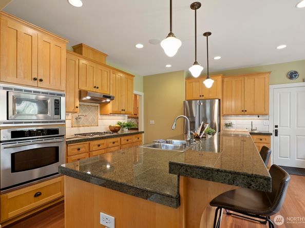 27 148th Place SW, Lynnwood WA 98087