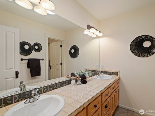 27 148th Place SW, Lynnwood WA 98087