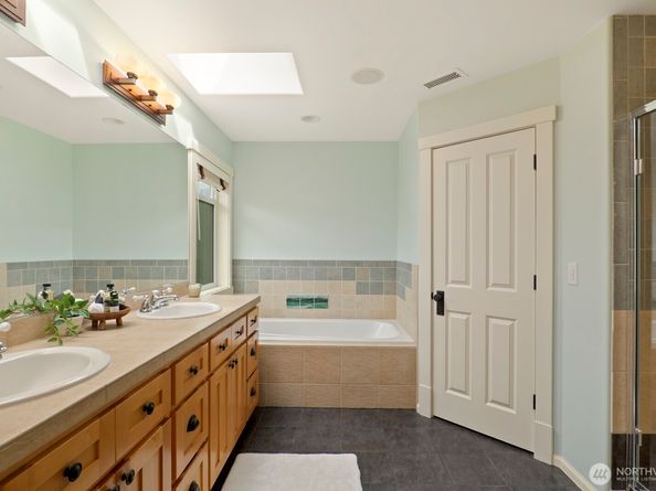 27 148th Place SW, Lynnwood WA 98087