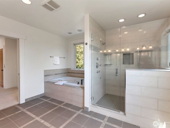 225 Ward Street, Seattle WA 98109