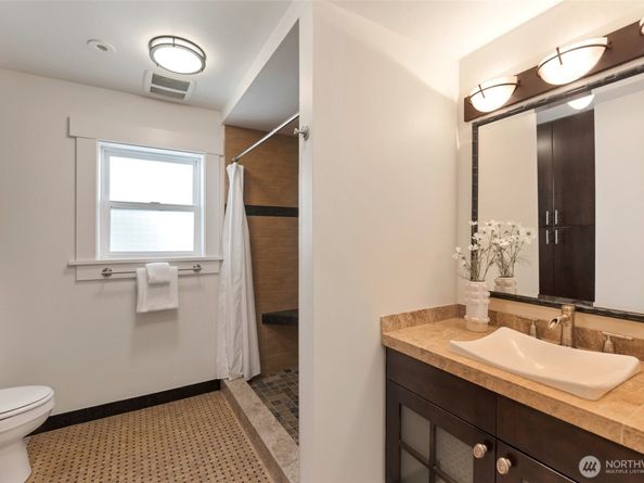 225 Ward Street, Seattle WA 98109