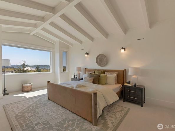 225 Ward Street, Seattle WA 98109