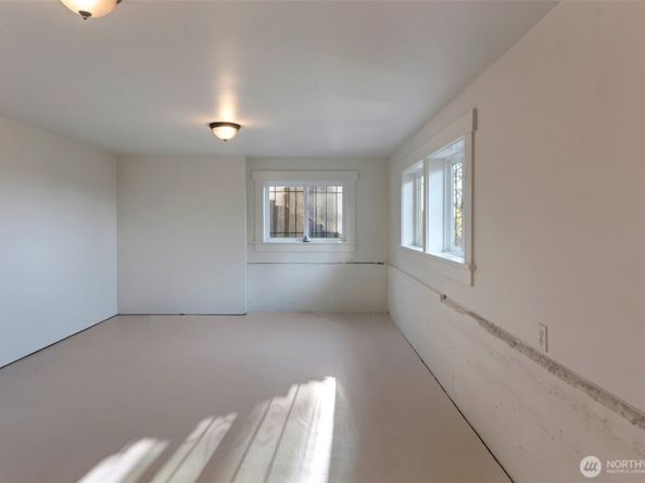 225 Ward Street, Seattle WA 98109