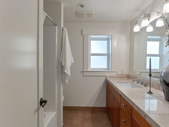 225 Ward Street, Seattle WA 98109