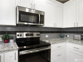 1776 Bungalow Way NE, Poulsbo WA 98370