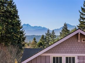 1776 Bungalow Way NE, Poulsbo WA 98370