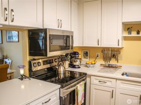 1611 102nd Place NE C1, Bellevue WA 98004