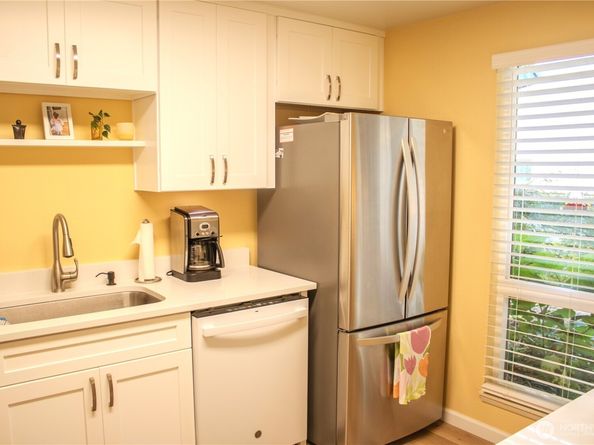 1611 102nd Place NE C1, Bellevue WA 98004