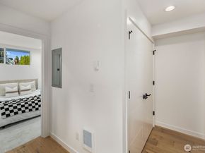 528 B N 72nd Street, Seattle WA 98103