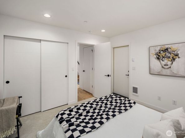 528 B N 72nd Street, Seattle WA 98103