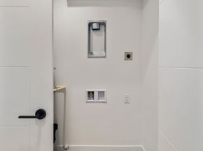 528 B N 72nd Street, Seattle WA 98103