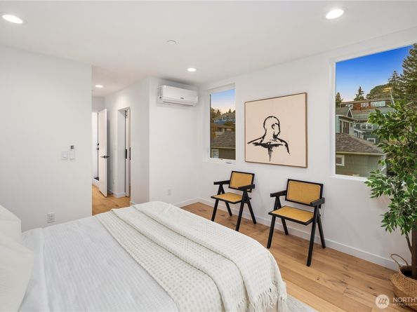 528 B N 72nd Street, Seattle WA 98103