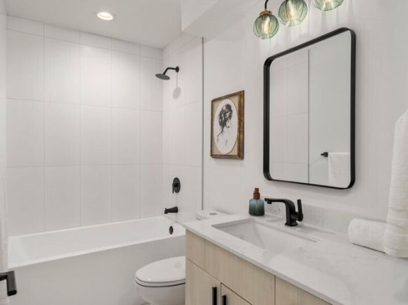 528 B N 72nd Street, Seattle WA 98103