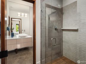 122 10th Avenue, Kirkland WA 98033