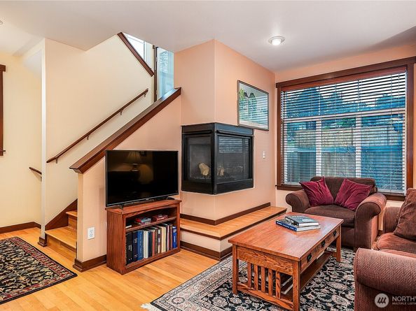 2400 W Boston Street, Seattle WA 98199