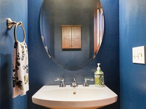 2400 W Boston Street, Seattle WA 98199