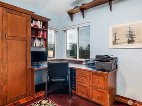 2400 W Boston Street, Seattle WA 98199