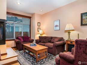 2400 W Boston Street, Seattle WA 98199