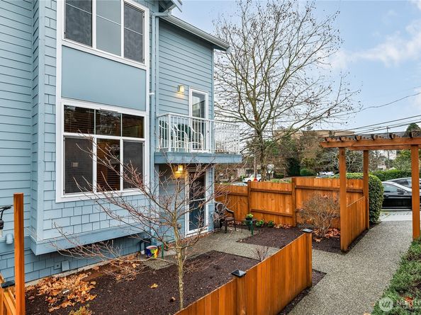 2400 W Boston Street, Seattle WA 98199