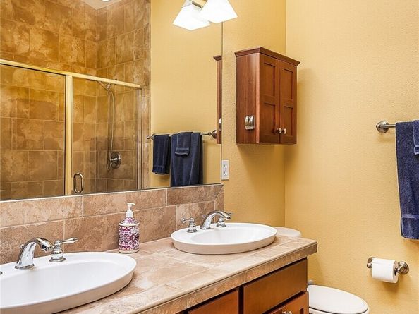 2400 W Boston Street, Seattle WA 98199