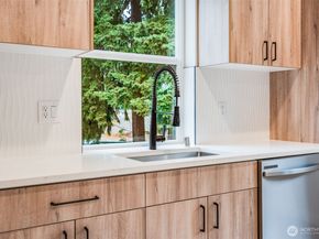 12531 25th Avenue NE Unit B, Seattle WA 98125