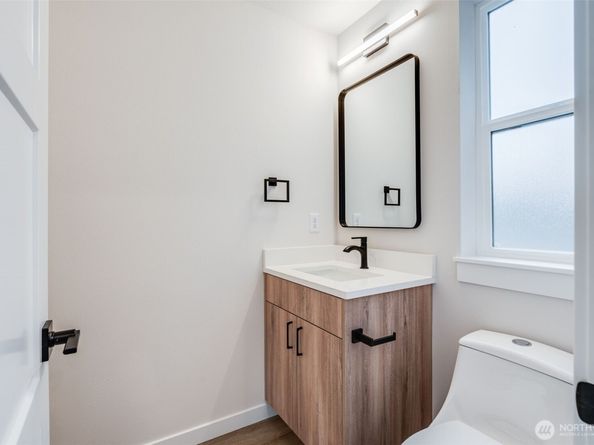 12531 25th Avenue NE Unit B, Seattle WA 98125