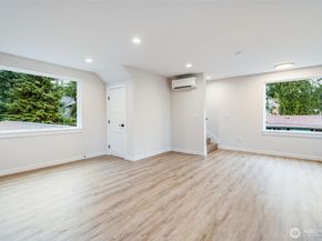 12531 25th Avenue NE Unit B, Seattle WA 98125