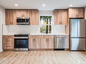 12531 25th Avenue NE Unit B, Seattle WA 98125