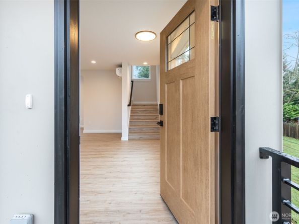 12531 25th Avenue NE Unit B, Seattle WA 98125