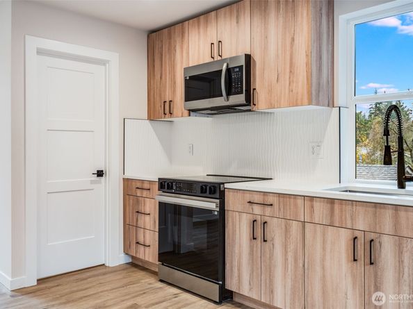 12531 25th Avenue NE Unit B, Seattle WA 98125