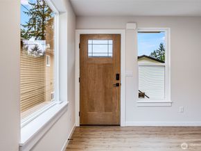 12531 25th Avenue NE Unit B, Seattle WA 98125