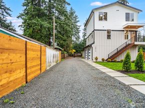 12531 25th Avenue NE Unit B, Seattle WA 98125