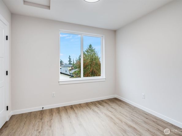 12531 25th Avenue NE Unit B, Seattle WA 98125